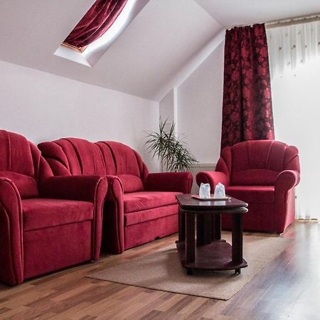 Pensiunea Octogon Piatra Neamţ Extérieur photo