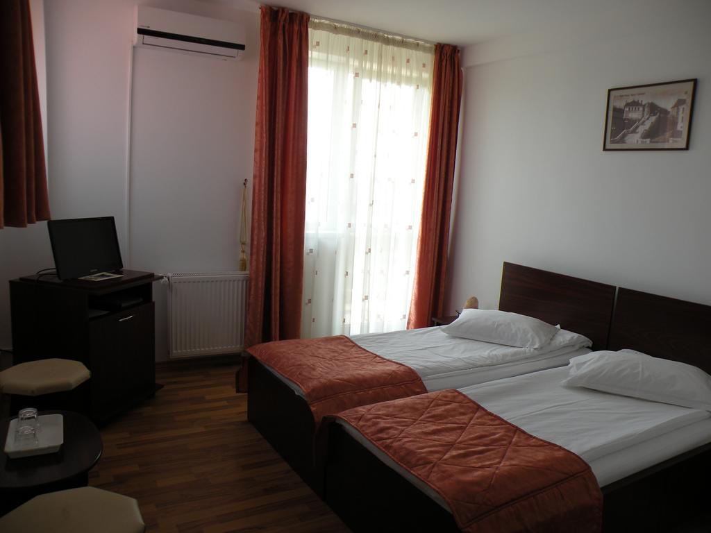Pensiunea Octogon Piatra Neamţ Chambre photo